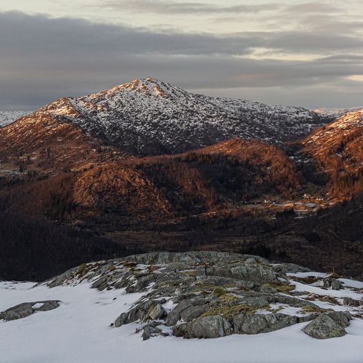 Vintertelttur til foten av Gullfjellet