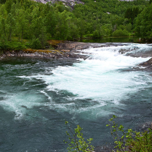 Sykkeltur langs Nordfjordelva