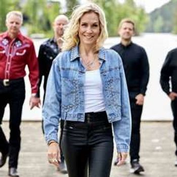 Marianne Sørensen Berg med band på Ås stasjon