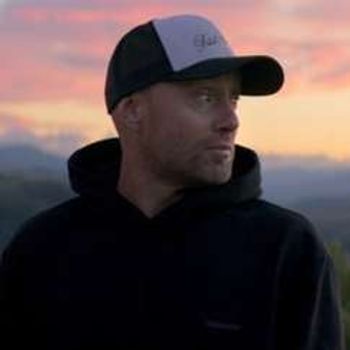 En sommerkveld med Aksel Hennie og Petit Vilain