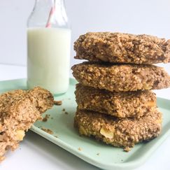 Frokostcookies med eple og kanel