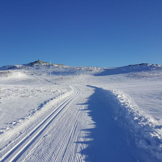 Sanderstølen, Hølstølen, Varhøvd, Benken, Dugurdstjedn S., Nystølvarden, Raudskrinibbi, Hølstølen, Sanderstølen