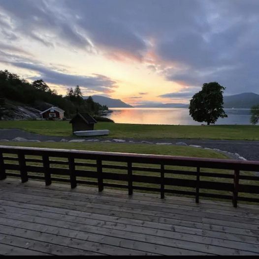 Yoga weekend på rolige og vakre Hjelmeland