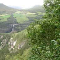 Gammelsetra til Vangshaugen om Lindalsfossen