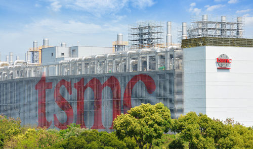 Taichung, Taiwan: tsmc Zeichen in großen Buchstaben auf einer Gießerei in Taichung City.