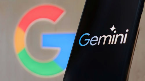 2024: Google Gemini AI Logo mit Google Hintergrund. Das Tool wurde von Google als neues multimodales Modell der künstlichen Intelligenz (KI) eingeführt und von Google DeepMind entwickelt.