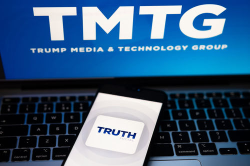 Trump Media (TMTG) - Logo auf einem Laptop