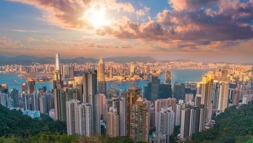 Wunderbarer Panoramablick auf die Stadt Hongkong von der Victoria Peak