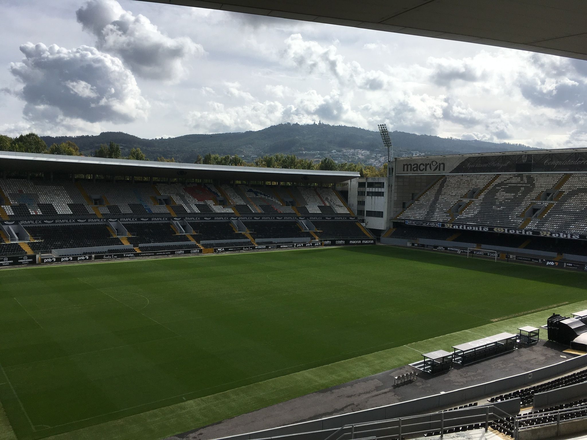 Estádio D. Afonso HenriquesBlue background