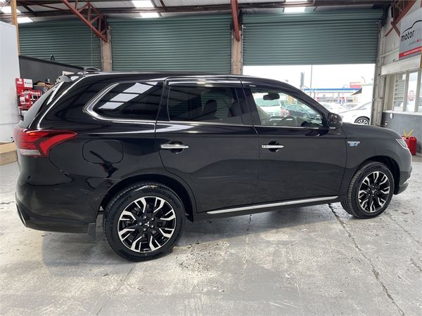 2017 Mitsubishi Outlander Enterprise Hamilton image 24335