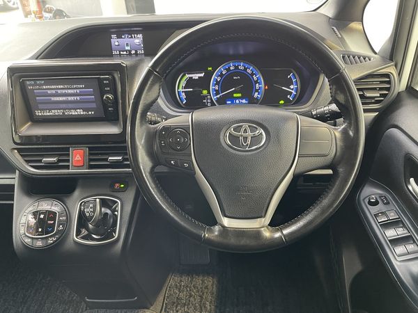 2017 Toyota Noah Enterprise Hamilton image 35274