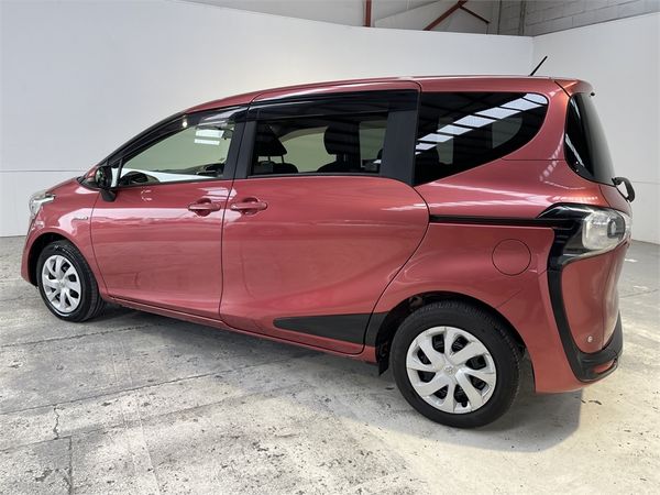 2015 Toyota Sienta Enterprise Hamilton image 53231