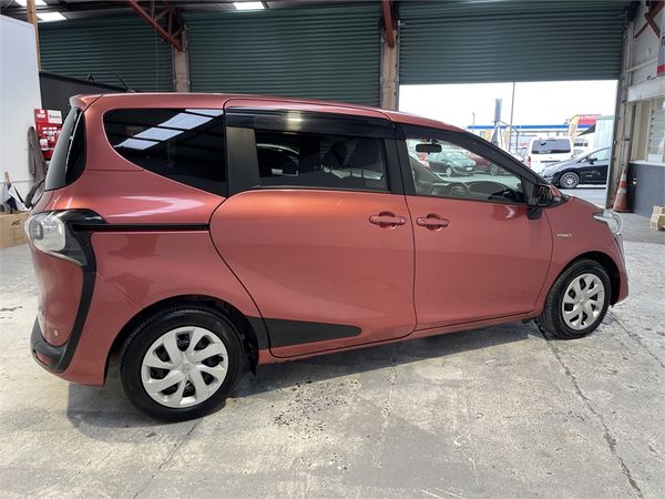 2015 Toyota Sienta Enterprise Hamilton image 53235