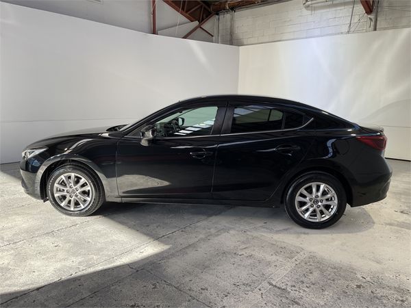 2015 Mazda Axela Enterprise Hamilton image 111350