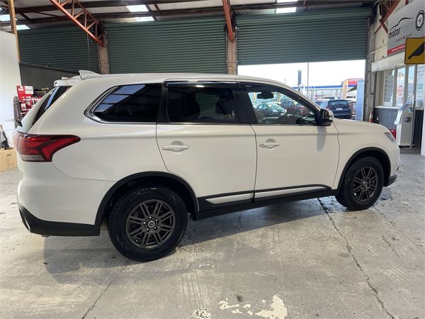 2016 Mitsubishi Outlander Enterprise Hamilton image 111979