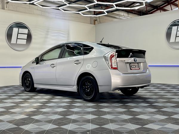 2015 Toyota Prius Enterprise Hamilton, Lake Rd image 228914
