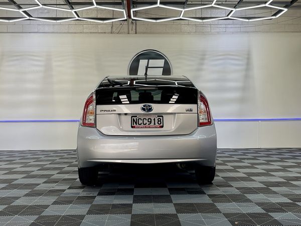 2015 Toyota Prius Enterprise Hamilton, Lake Rd image 228915