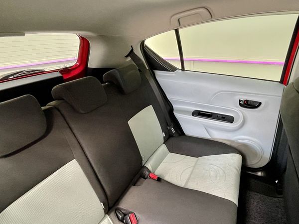 2012 Toyota Aqua Enterprise Hamilton, Te Rapa image 283432