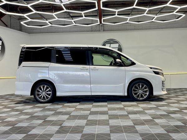 2014 Toyota Voxy Enterprise Hamilton, Te Rapa image 293334