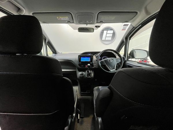 2014 Toyota Voxy Enterprise Hamilton, Te Rapa image 293342