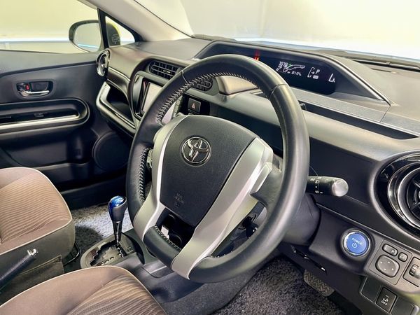 2015 Toyota Aqua Enterprise Hamilton, Te Rapa image 299371