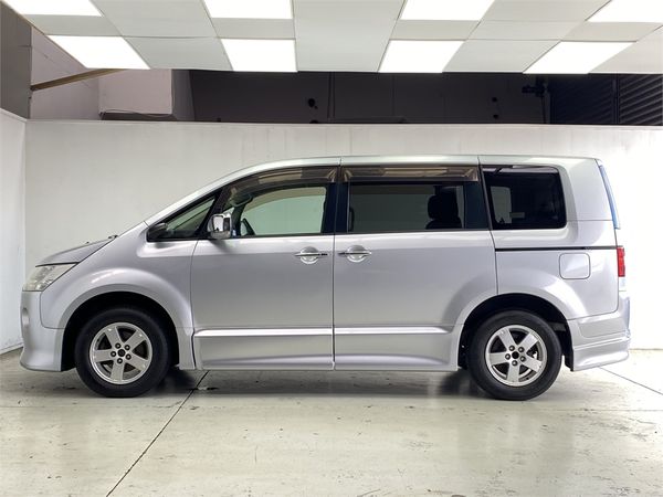 2011 Mitsubishi Delica Enterprise Manukau image 33272