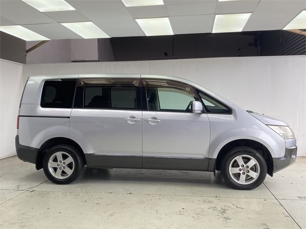 2009 Mitsubishi Delica Enterprise Manukau image 123464