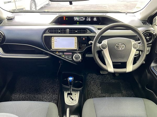 2015 Toyota Aqua Enterprise Manukau image 233277