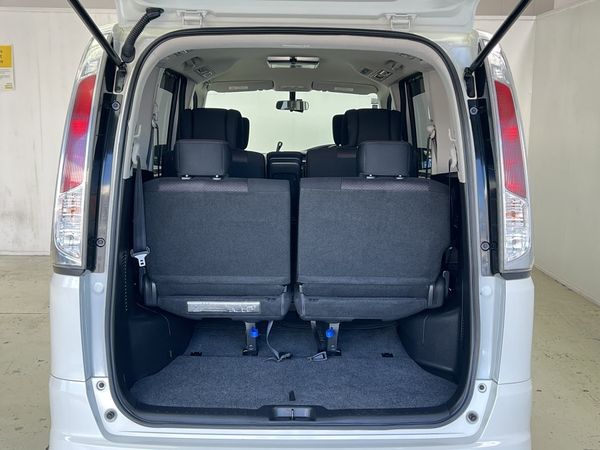 2012 Nissan Serena Enterprise Manukau image 283372