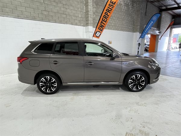 2017 Mitsubishi Outlander Enterprise New Lynn image 24853