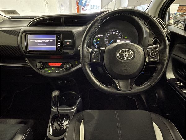 2018 Toyota Vitz Enterprise New Lynn image 24768