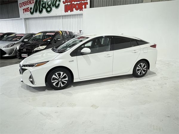 2018 Toyota Prius Enterprise New Lynn image 27390