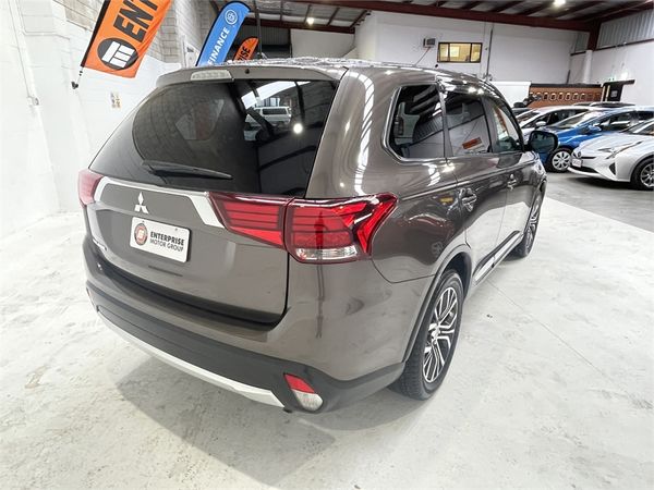 2016 Mitsubishi Outlander Enterprise New Lynn image 36110