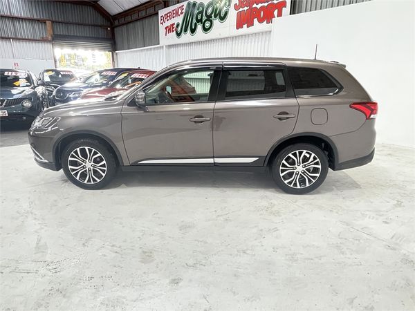 2016 Mitsubishi Outlander Enterprise New Lynn image 36114