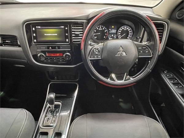 2019 Mitsubishi Outlander Enterprise New Lynn image 115770