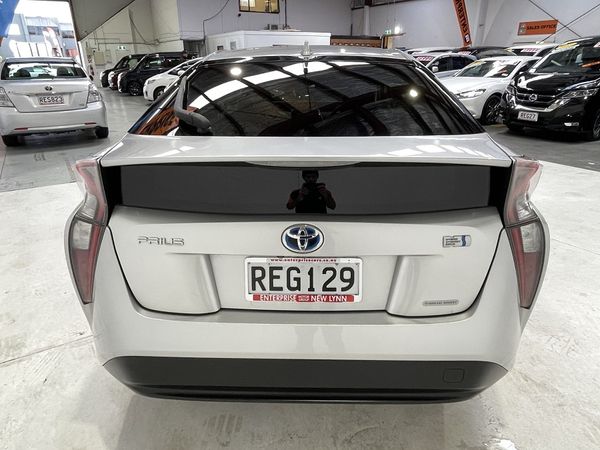 2017 Toyota Prius Enterprise New Lynn image 225898