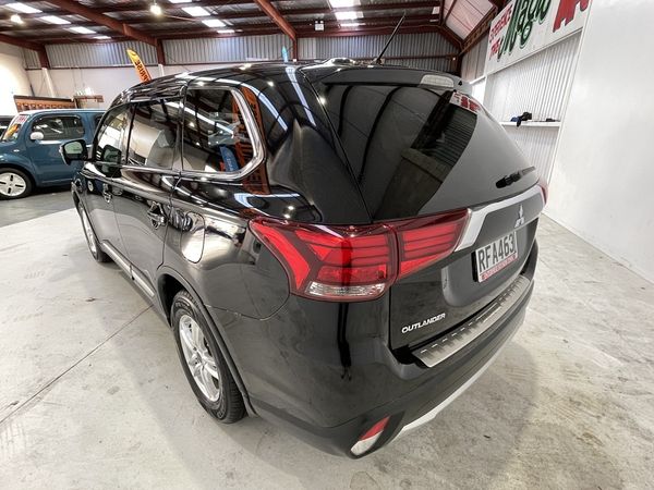 2016 Mitsubishi Outlander Enterprise New Lynn image 229458