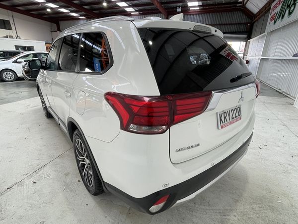 2017 Mitsubishi Outlander Enterprise New Lynn image 250106