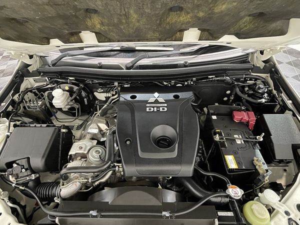 2016 Mitsubishi Pajero Sport Enterprise New Lynn image 253087