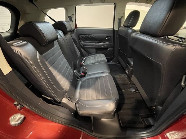 2015 Mitsubishi Outlander Enterprise New Lynn image 270879