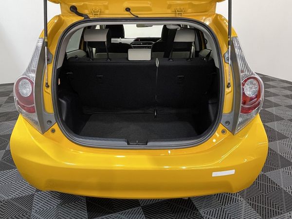 2012 Toyota Aqua Enterprise New Lynn image 279026