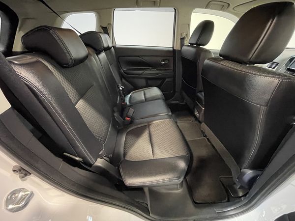 2013 Mitsubishi Outlander Enterprise New Lynn image 294978