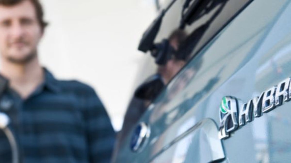 Advantages of buying a Hybrid car in NZ article image