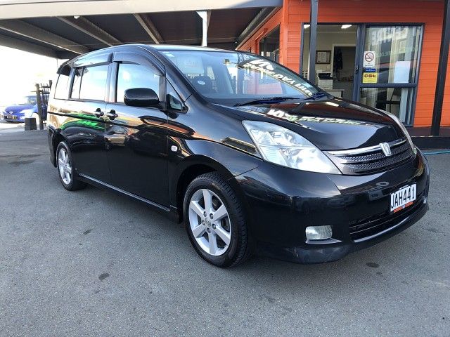 Toyota isis 2006