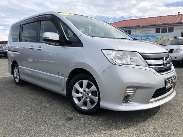 Nissan serena 2012