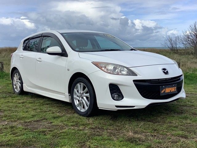 Mazda axela 2012