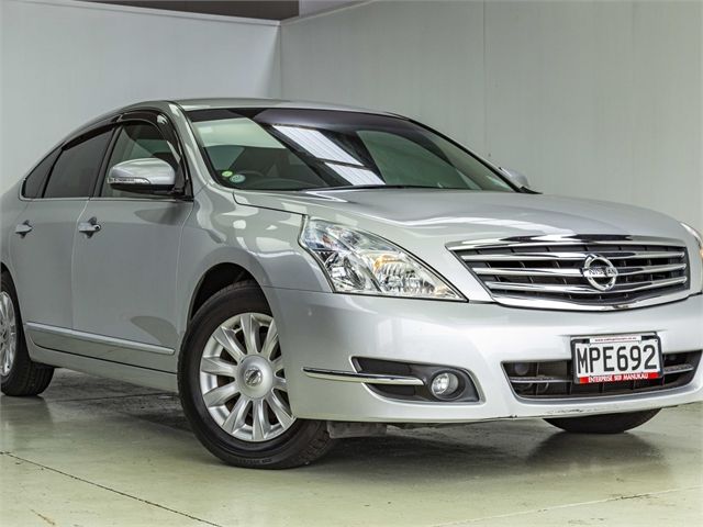 Nissan teana 2011 года