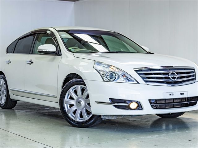 Nissan teana 2010 года