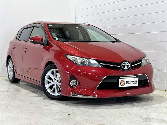 New face and interior for Toyota Auris - car and motoring news by