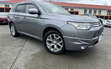 2013 Mitsubishi Outlander PHEV Test Drive Form